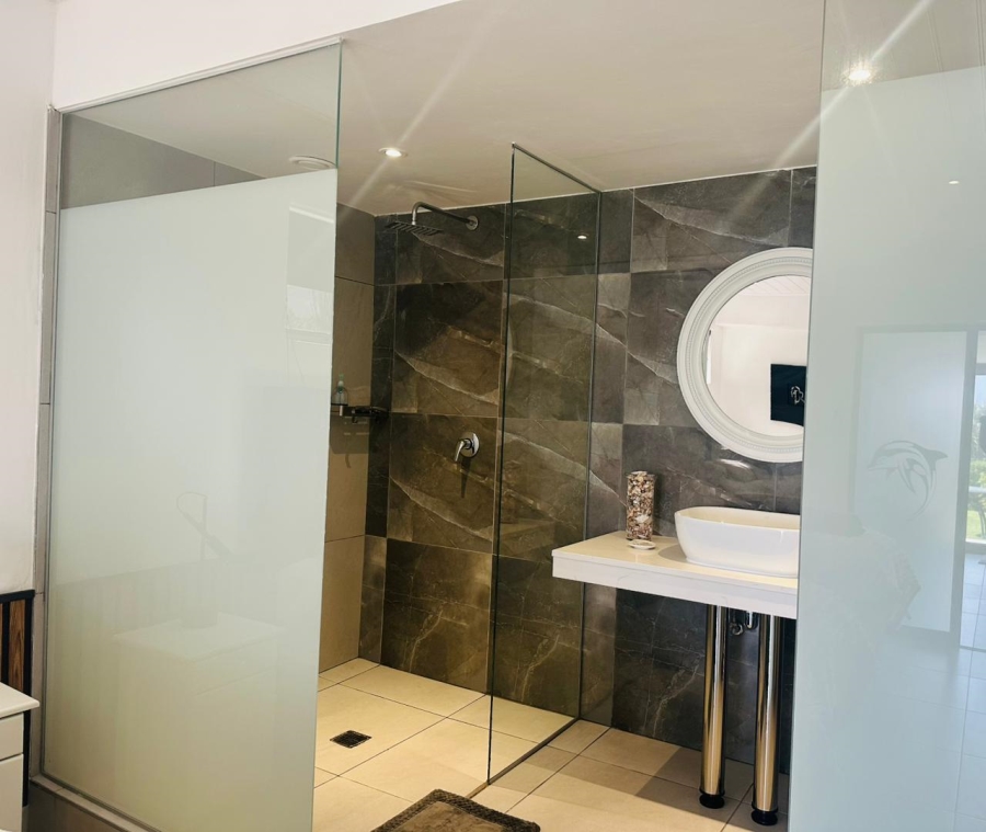 4 Bedroom Property for Sale in Herolds Bay Western Cape